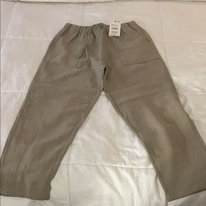 Zara woman’s  Cargo Pants in Taupe